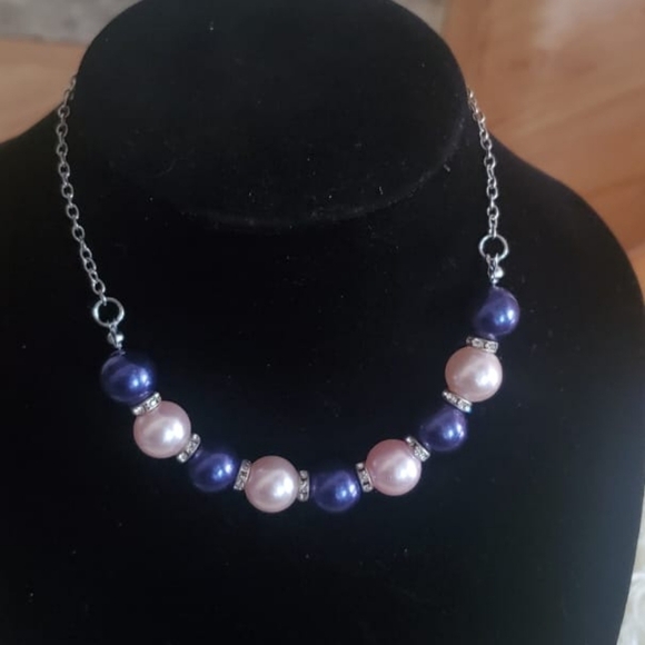 Pink and Blue Color Necklace.🌴 - Picture 3 of 9